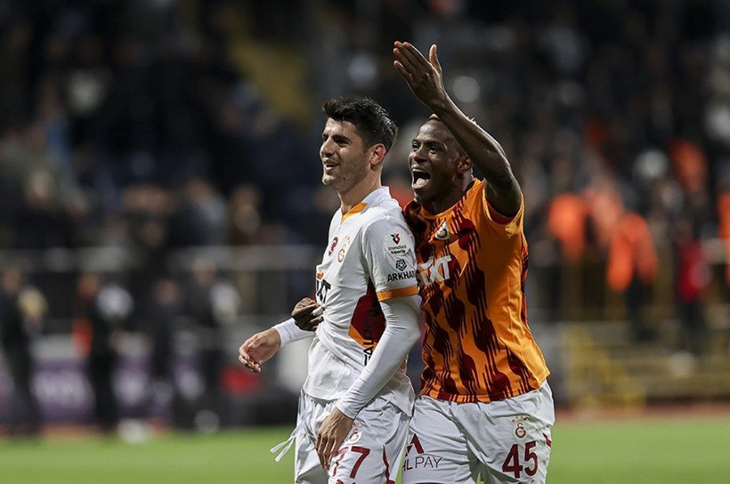 Osimhen bombası canlı yayında patladı: Galatasaray bu rakamın yarısını dahi veremez! - Resim: 3