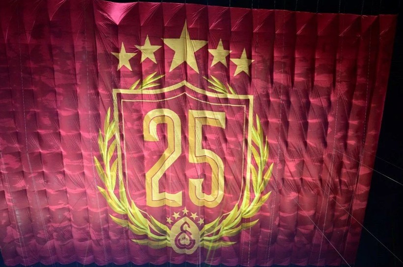 Galatasaray'ın 5 yıldızlı logosu görücüye çıktı: Formalar satışta - Resim: 4