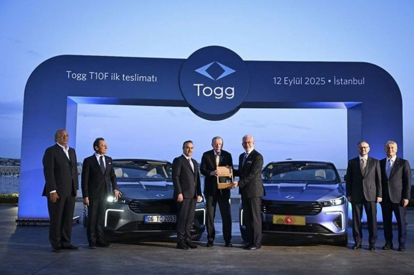 Yeni Togg modelin ilk teslimatı Erdoğan'a: Deneme sürüşü yaptı - Resim: 2