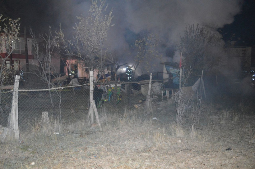 Ankara'da zihinsel engelli 3 kardeşin yaşadığı ev yanarak kül oldu - Resim: 3