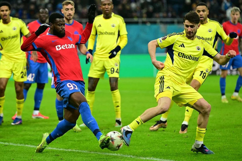 Fenerbahçe maçının ardından başkan çıldırdı: Son düdük çalar çalmaz 3 futbolcuyu gönderdi - Resim: 1