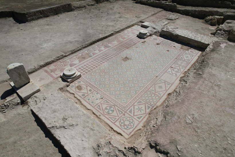 Pompeiopolis’te binlerce yıllık miras gün ışığına kavuştu! 105 metrekarelik mozaik ortaya çıkarıldı - Fotoğraf: 5