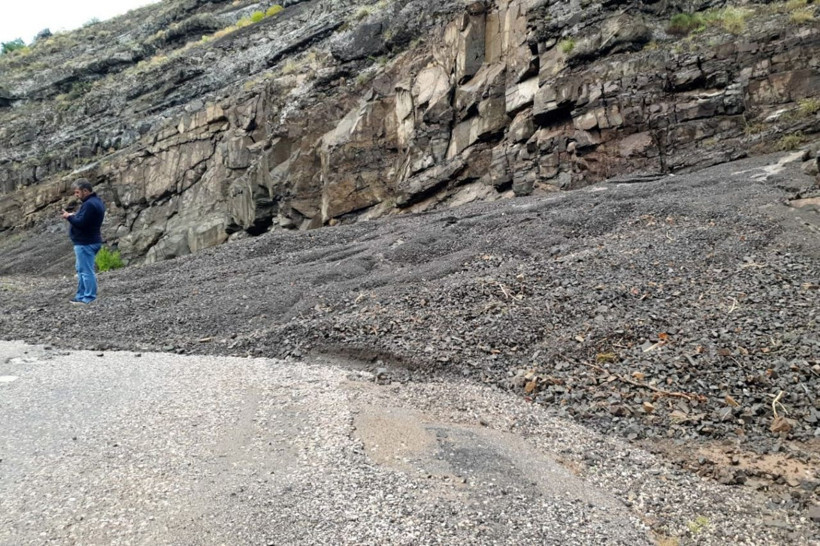 Gümüşhane’de 10 dakika süren dolu ve yağmur sele neden oldu - Resim: 2