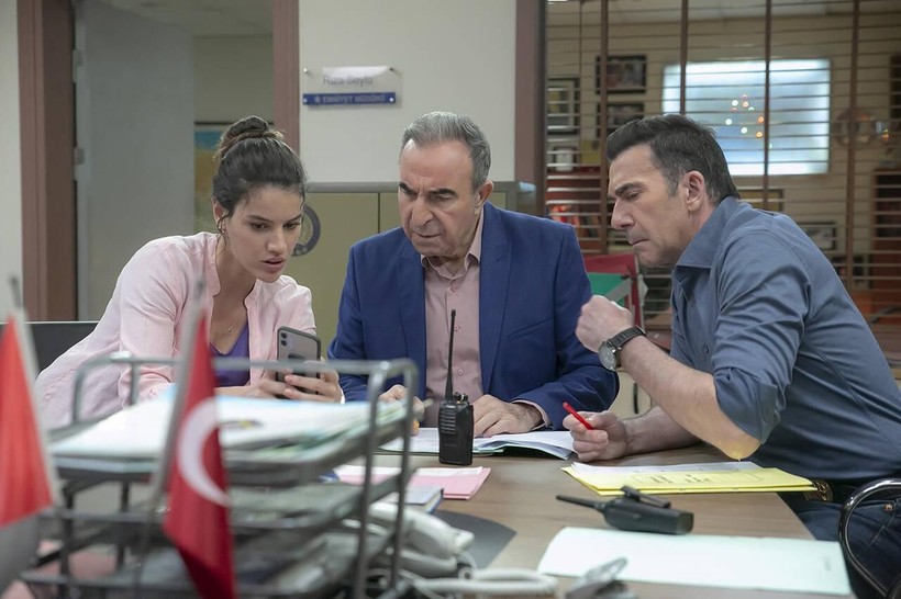 Arka Sokaklar dizisinde başrol depremi yaşanıyor! - Resim: 2