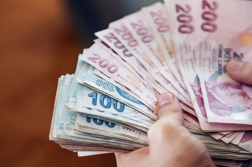 İşte yıl yıl asgari ücret değişimi! Dolar bazında ciddi yükseliş görüldü... - Resim: 3