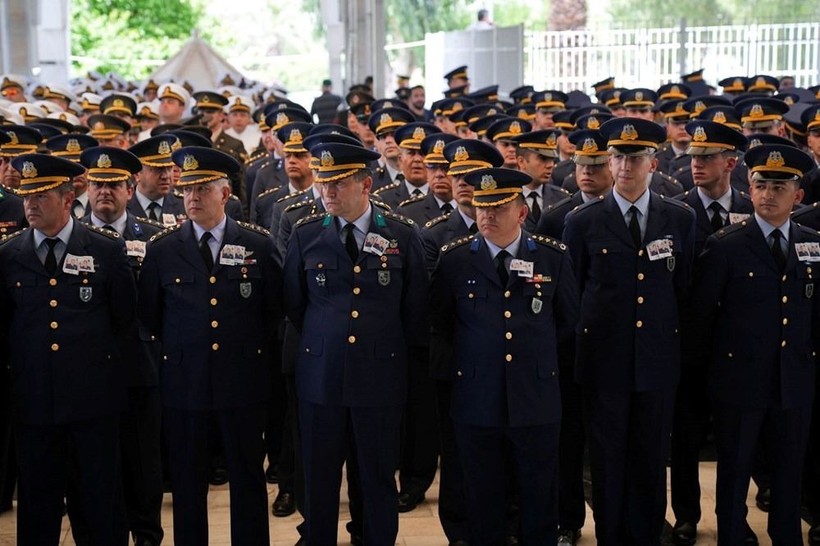 Kayseri'de 2 pilot şehit oldu: İzmir ve Eskişehir'de şehitlere son veda - Resim: 3