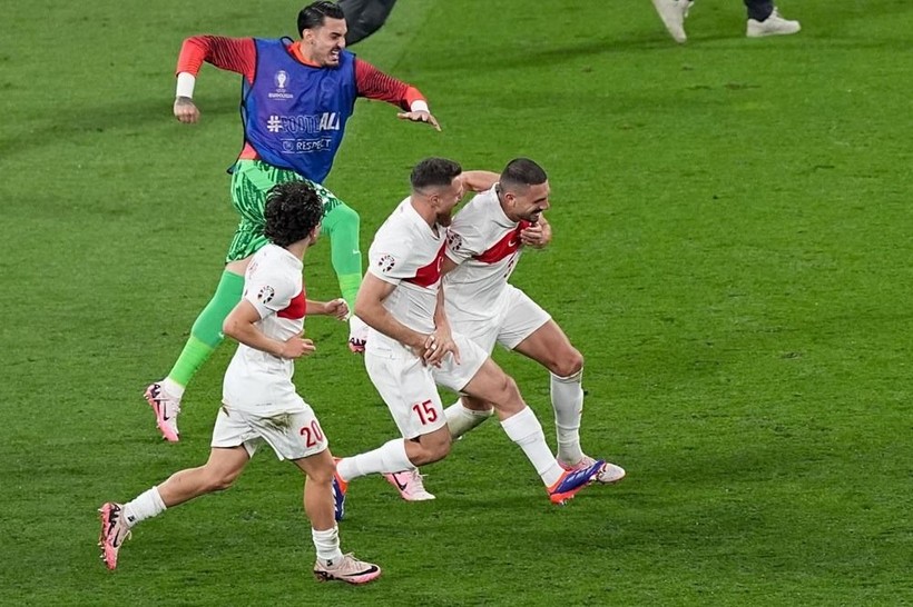 UEFA'dan skandal karar: Milli futbolcu Merih Demiral'a 2 maç ceza - Resim: 4