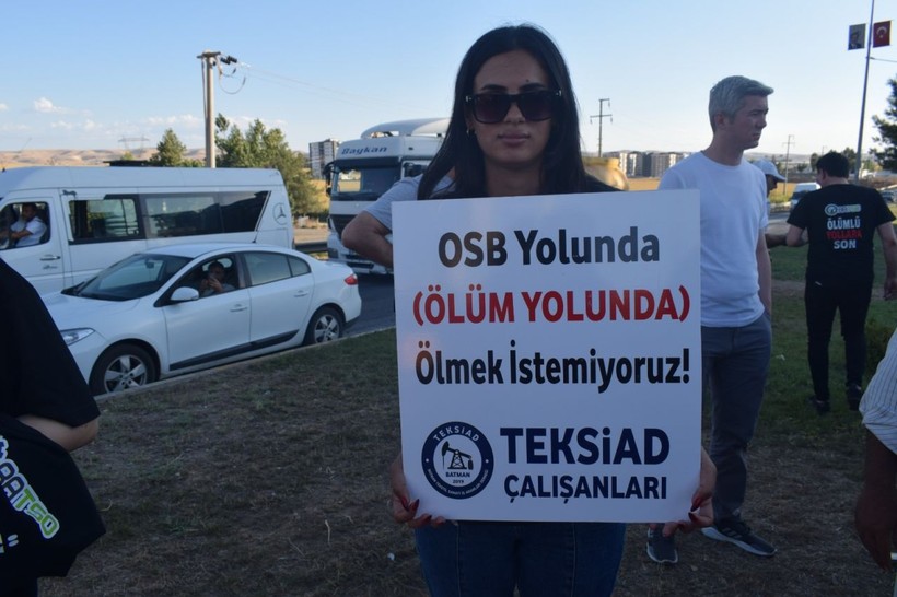 Batman'da 4 kişinin öldüğü kaza yerinde 'Ölümlü yollara dur' eylemi - Resim: 1