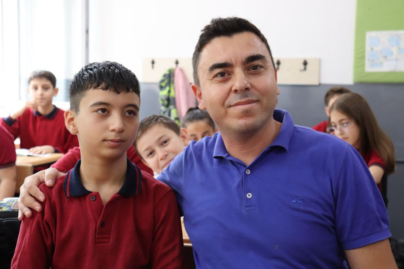 Öğrencisini 'Heimlich' manevrasıyla kurtardı - Resim: 4