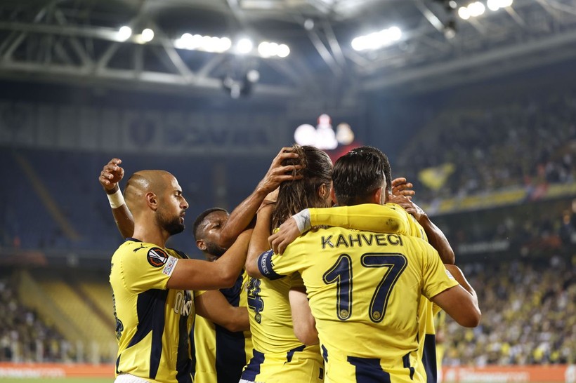 Baskıdan pasla nasıl çıkılacağını bilmiyorlar! Fred, Amrabat'ı uyarıp 'pas atmaktan korkuyor' dedi - Resim: 3