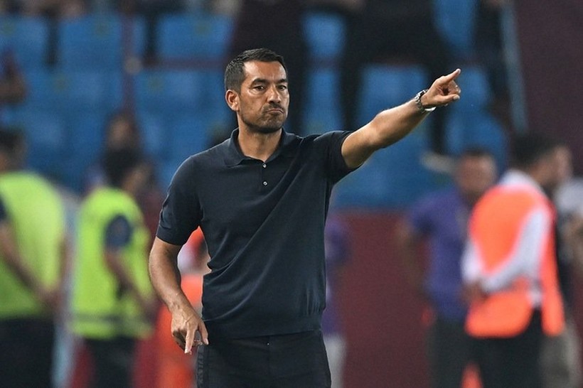 Van Bronckhorst, Frankfurt maçı öncesi açıkladı: Sürpriz bir kadro çıkabilir! - Resim: 2