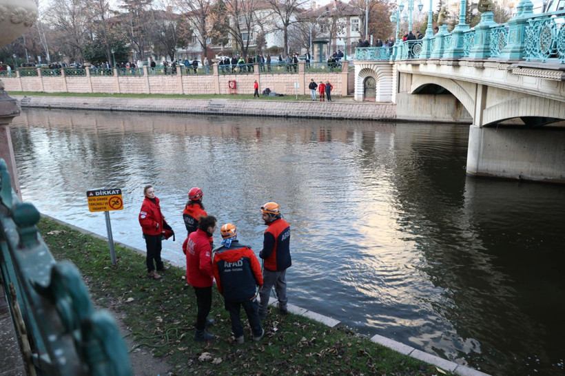 3 gündür kayıp olan Erdal Yıldız, Porsuk Çayı’nda arandı - Resim: 3