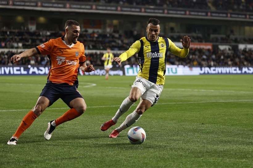 Trio’dan Başakşehir-Fenerbahçe maçı yorumları: “Net penaltı, yüzde yüz VAR karışmalı” - Resim: 4