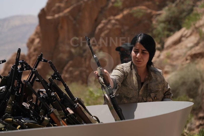 PKK silahları kazanda yaktı! Görüntüler yayınlandı… - Resim: 4