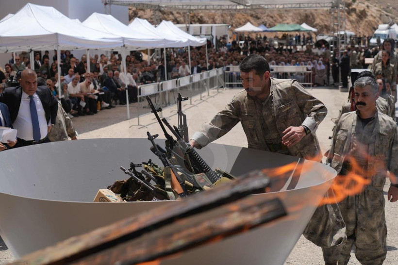 PKK silahları kazanda yaktı! Görüntüler yayınlandı… - Resim: 1