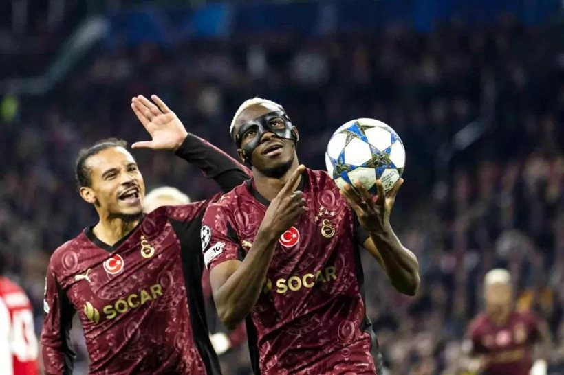 Osimhen’den Ajax’a hat-trick: Gol krallığında zirveye çıktı - Resim: 1