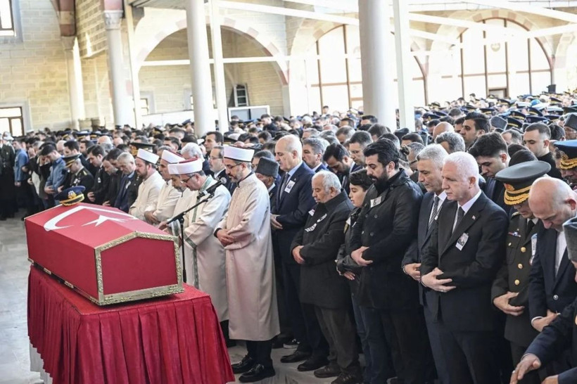 Şehit oğlundan babaya son bakış, son veda! - Resim: 4