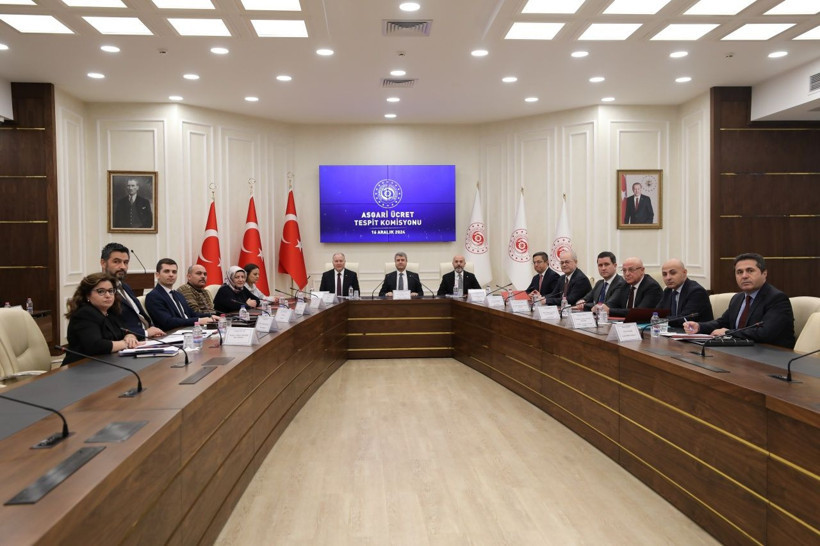 Milyonların gözü bu masada! Yeni asgari ücret için geri sayım başladı - Resim: 1