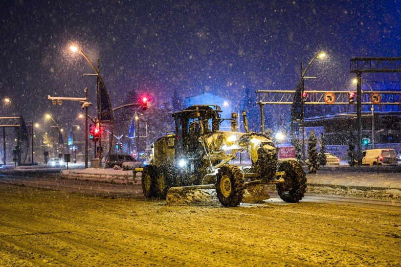 Malatya’da kardan kapanan yollar açılıyor - Resim: 4