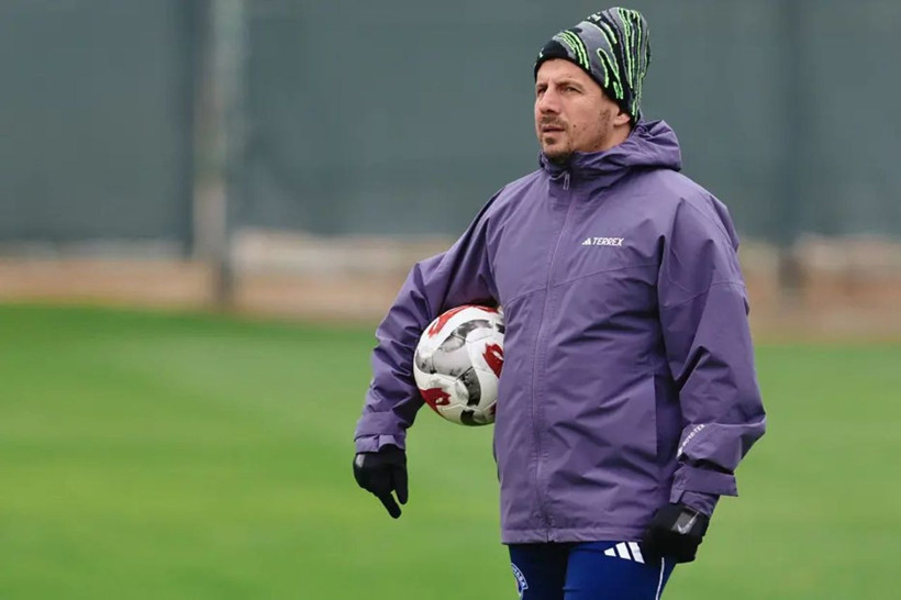 Emre Belözoğlu'ndan maç sonu büyük patlama: Galatasaray'ı örnek göstererek isyan etti - Resim: 3