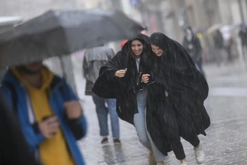 Valilik ve AKOM'dan peş peşe uyarı: İstanbul'da kuvvetli yağış için saat verildi - Fotoğraf: 4