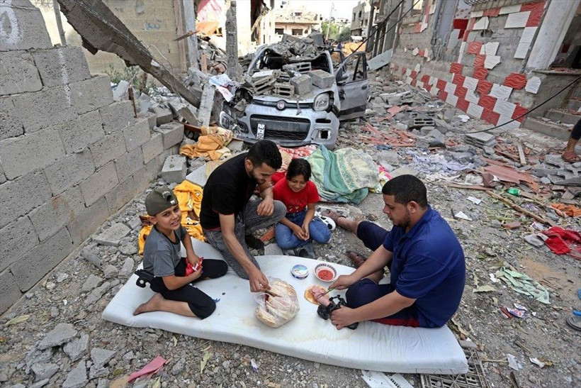 Ateşkesin ardından Gazze: Enkaza dönmüş evlerine geri döndüler - Resim: 3