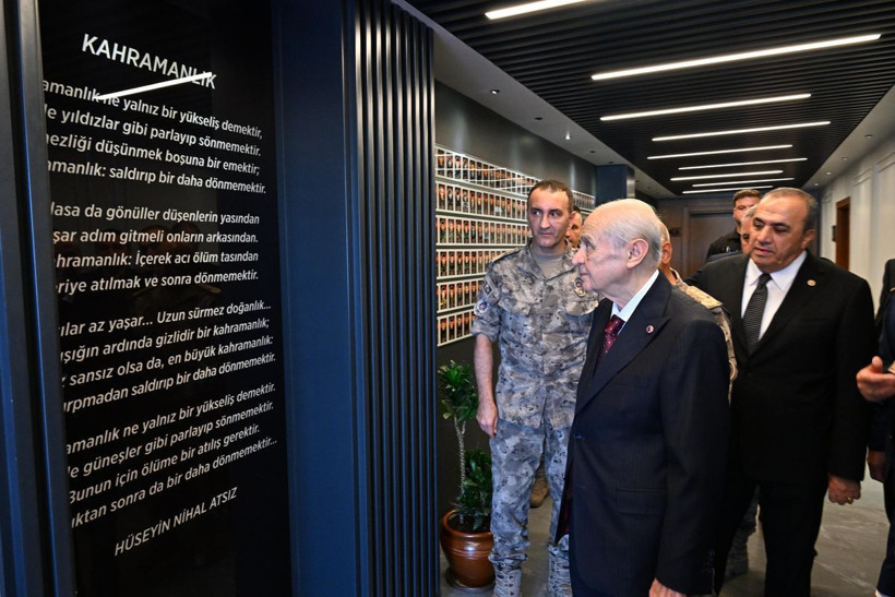 CHP'den Bahçeli'ye tepki: 'Polis el öpmeye başlarsa bu ülke daha çok 15 Temmuz’lar yaşamaya gebedir' - Resim: 1