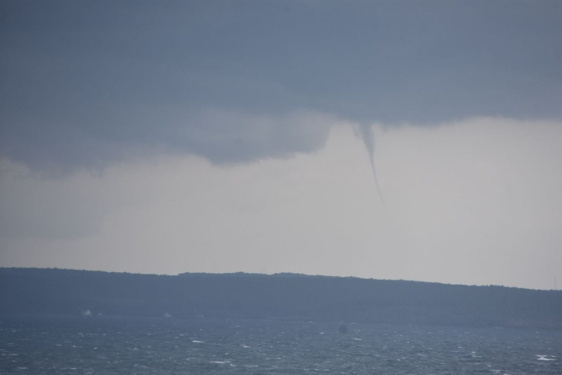 Sinop'ta sağanak sonrası denizde hortum - Resim: 3