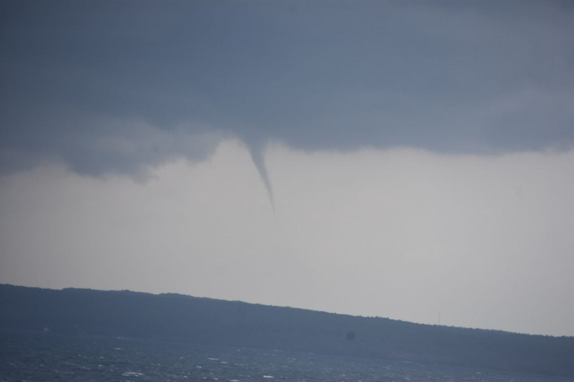 Sinop'ta sağanak sonrası denizde hortum - Resim: 2