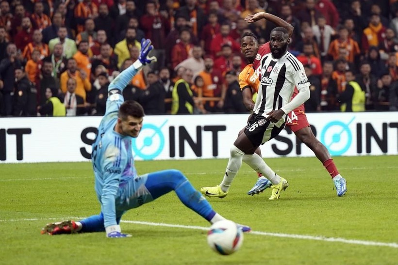 Gabriel Sara, Davinson Sanchez derken fena haşladı: Ukalalara ders oldu, çok bilmişler - Resim: 1