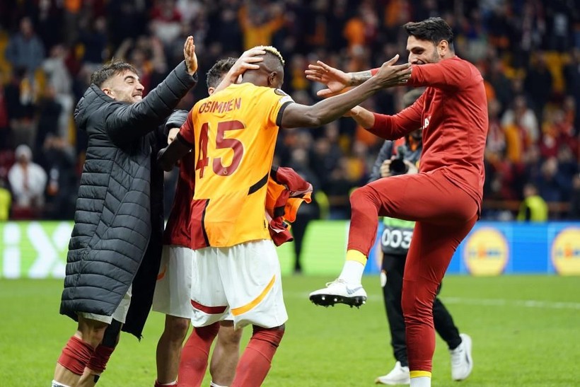 Bütün bir İngiltere Galatasaray'ı konuşuyor: 'Tottenham'ı resmen şaklabana çevirdiler, palyaço gösterisi gibiydi' - Resim: 1