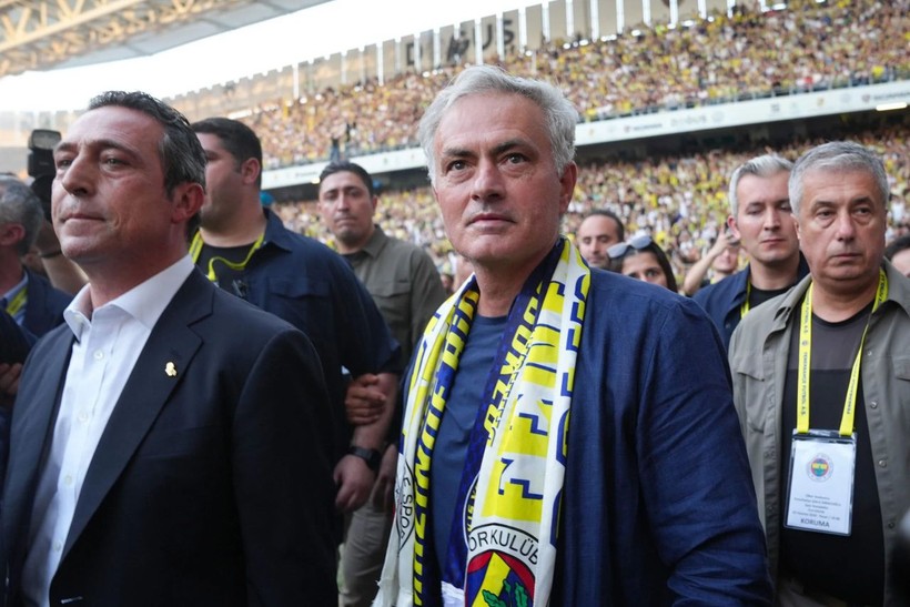 Mourinho için Portekiz bombası! Fenerbahçe ve Ali Koç’un planlarını altüst edecek transfer iddiası - Resim: 1