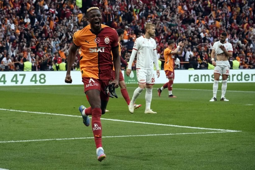 Duygu dolu sözleriyle geceye damga vurdu: Önemli olan Osimhen değil Galatasaray - Resim: 4