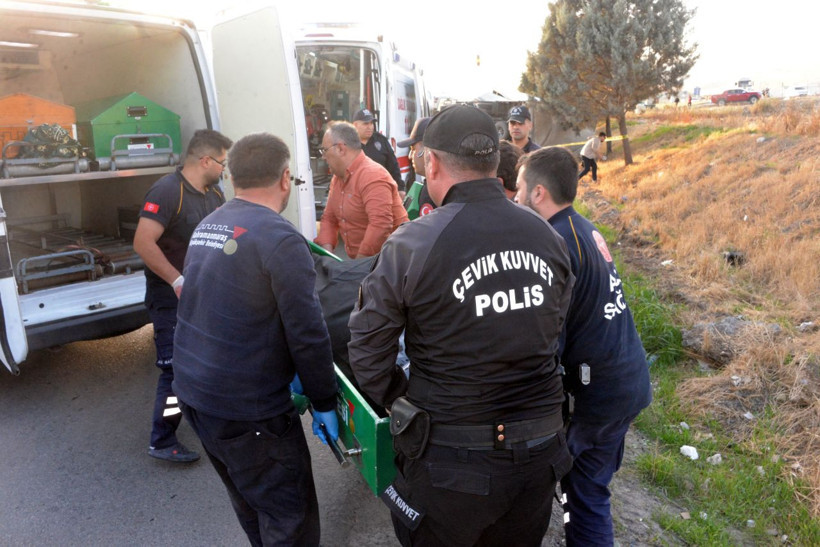 Akaryakıt tankerine çarpan kamyonun sürücüsü öldü - Resim: 2