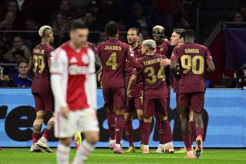 Ajax'ı 3 golle yenen Galatasaray'da Okan Buruk: İlk yarıda golü bulsaydık, oyun değişebilirdi - Resim: 2