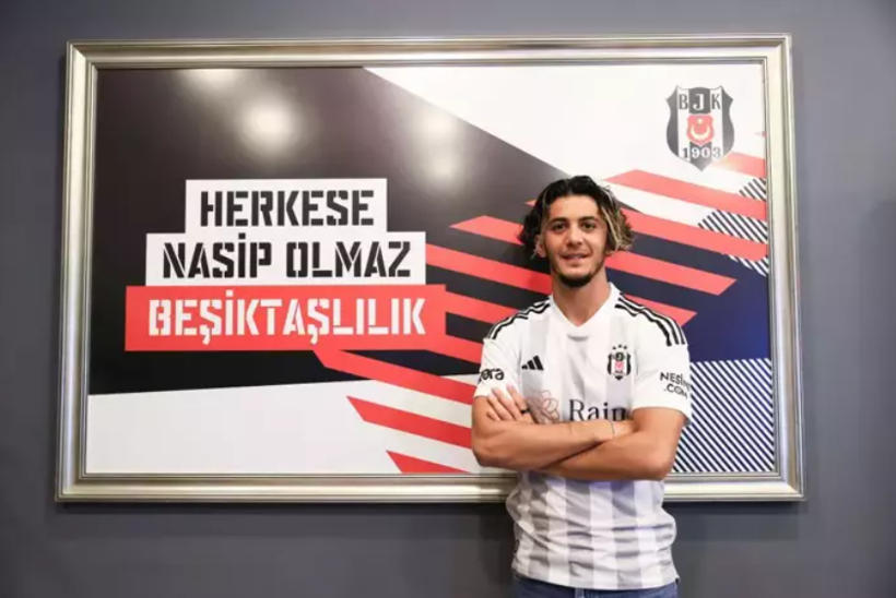 Süper Lig'de biten tüm transferler listesi; İşte yaz transfer dönemine damga vuran isimler - Fotoğraf: 15
