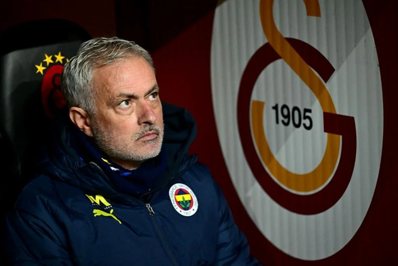 Ünlülerin Jose Mourinho gerilimi! Athena Gökhan ile Şahan Gökbakar birbirine girdi - Fotoğraf: 5