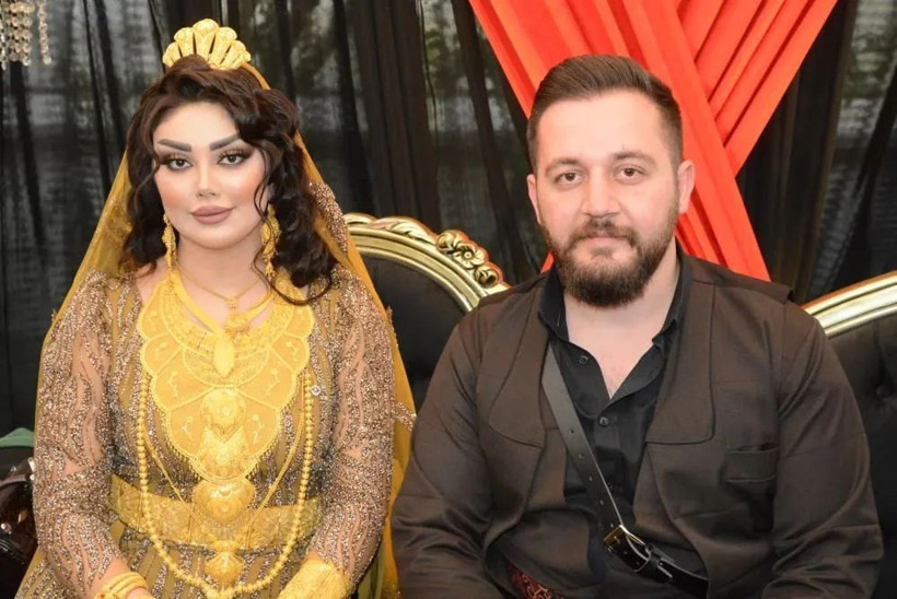 Böyle düğün görülmedi! Gelin ve damada takılan takı dudak uçuklattı - Resim: 1