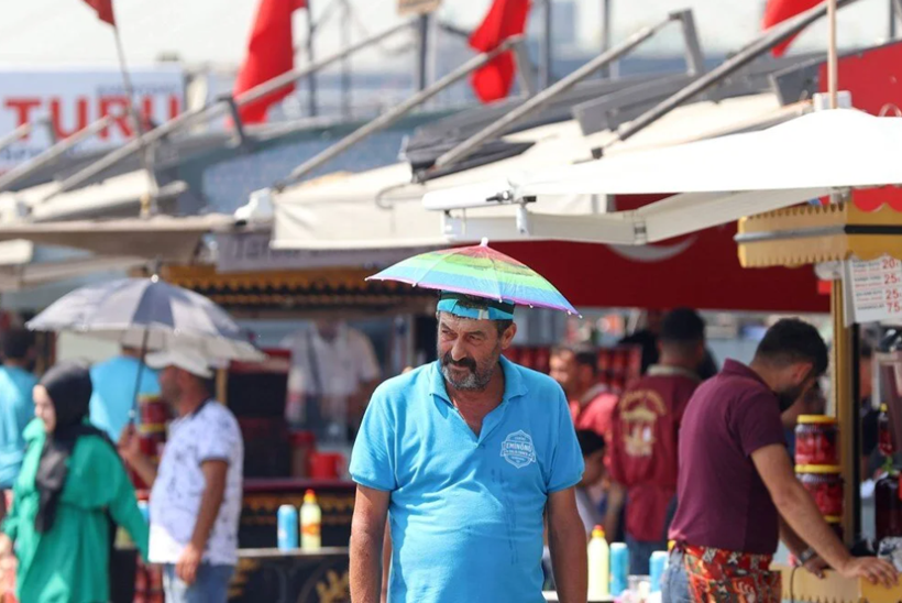 İstanbul'da sıcaklık bugün zirve yapacak; Böylesi görülmedi! Sakın dışarı çıkmayın - Resim: 1
