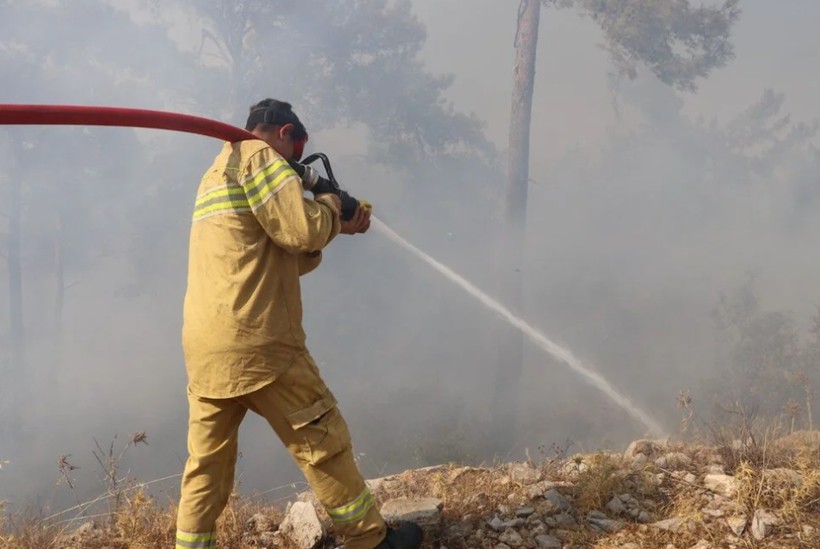 Bodrum'da orman yangını: Alevlere havadan ve karadan müdahale ediliyor - Resim: 2