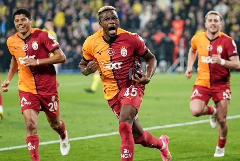 Osimhen'in geleceğine dair en net açıklama; Menajeri tartışmalara nokta koydu - Resim: 1