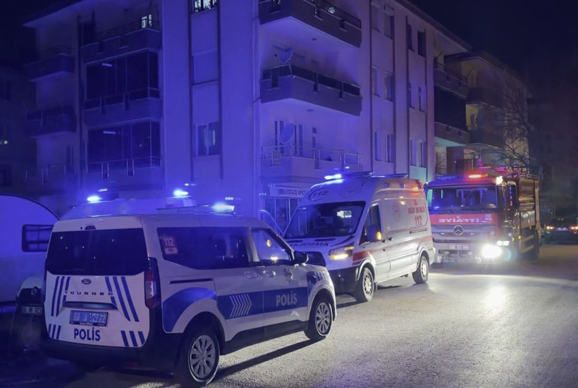Aksaray'da doğal gaz patlaması: 1'i ağır 2 yaralı - Resim: 4