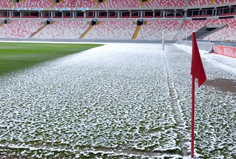 Zemin karla kaplandı! Sivas'ta kar var... Fenerbahçe'nin maçı merakla bekleniyor - Resim: 3