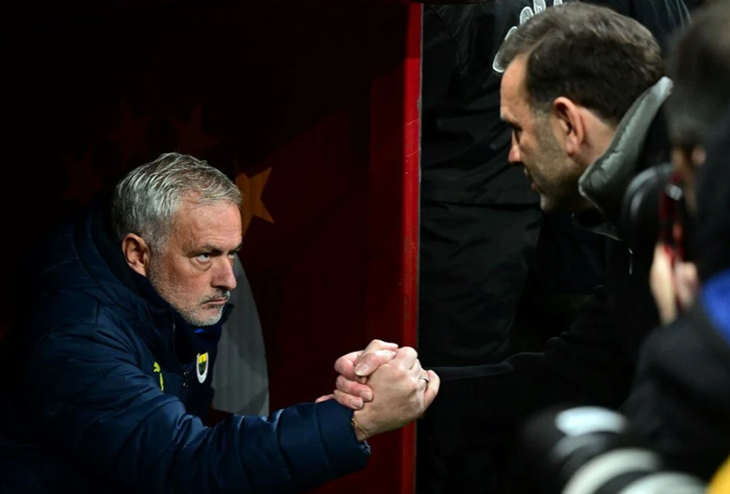 Ünlülerin Jose Mourinho gerilimi! Athena Gökhan ile Şahan Gökbakar birbirine girdi - Fotoğraf: 3