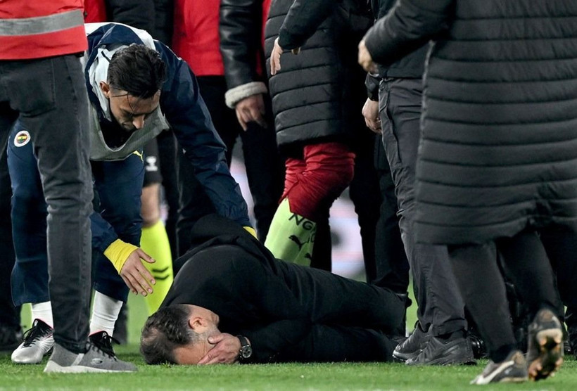 Mourinho'nun Okan Buruk'a hareketi dünya basınında: Marca'dan 2011'e flaş gönderme! - Fotoğraf: 12