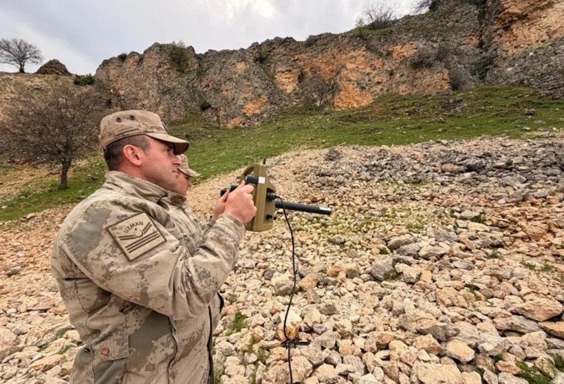 JAK ve JASAT ekipleri, Gülistan Doku’nun cansız bedenine ulaşmak için sahada - Fotoğraf: 4