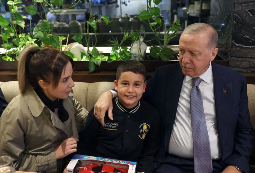 Cumhurbaşkanı Erdoğan, kafede vatandaşlarla buluştu - Resim: 3