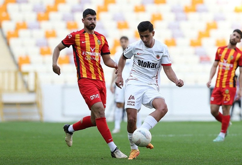 Gençlerbirliği’nden 5 gollü zafer: 4 yıl sonra Süper Lig’e dönüş! - Resim: 2