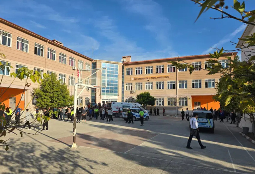 Manisa'daki okul saldırısında yeni ayrıntılar: Saldırganın odasından sembol ve notlar çıktı - Fotoğraf: 4