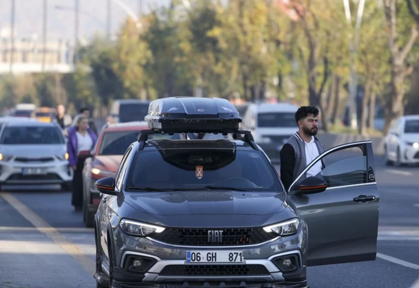 Türkiye 10 Kasım’da Ata’sını saygı ve özlemle andı - Resim: 3